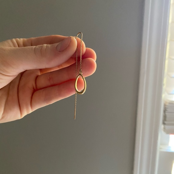 Like new, lucky brand threaded gold dangle earrings. - Picture 6 of 6